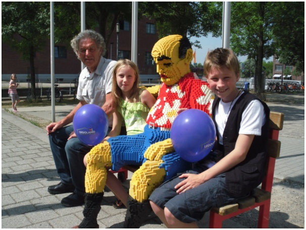 584x433 pixels (132K)