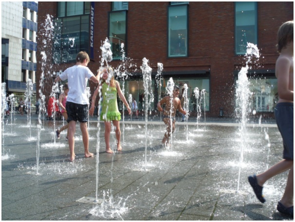 584x433 pixels (133K)