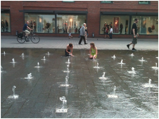 584x433 pixels (111K)