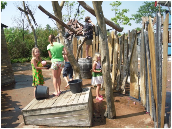 584x433 pixels (144K)