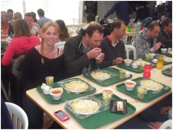 584x433 pixels (101K)