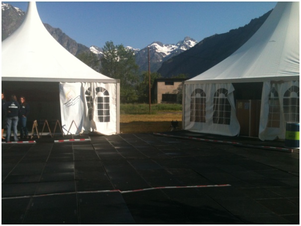 584x433 pixels (73K)