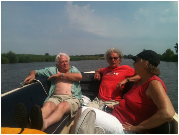 584x433 pixels (79K)