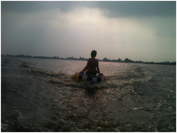 584x433 pixels (78K)