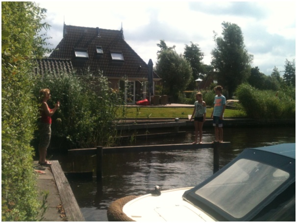 584x433 pixels (102K)