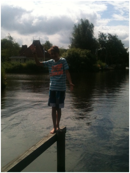 434x583 pixels (79K)