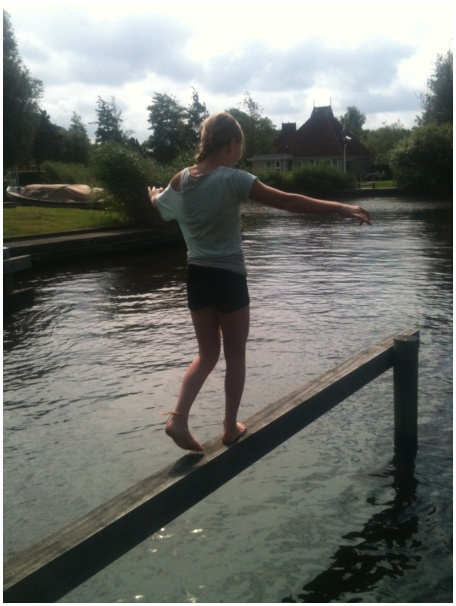 434x583 pixels (93K)