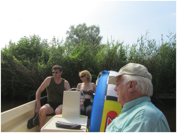 584x433 pixels (98K)