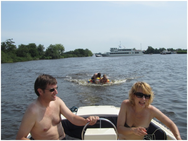 584x433 pixels (84K)