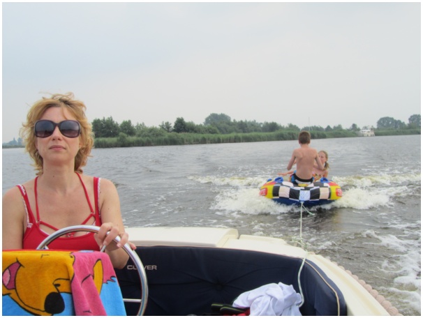 584x433 pixels (78K)