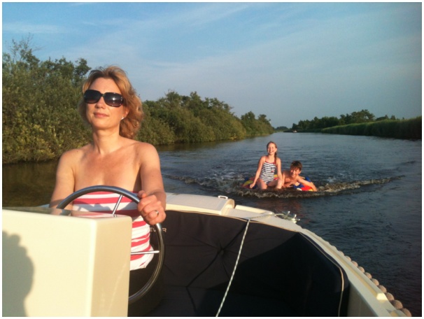 584x433 pixels (84K)