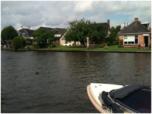 584x433 pixels (102K)