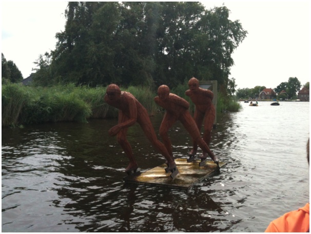 584x433 pixels (104K)