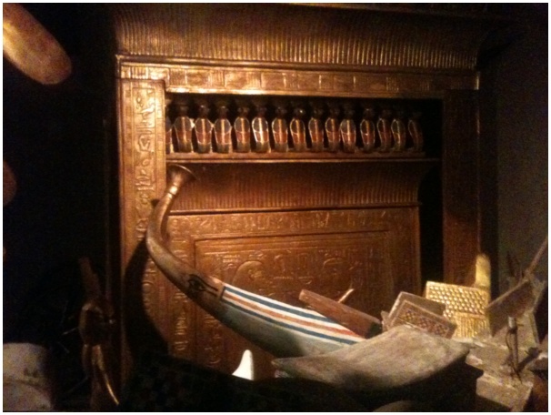 584x433 pixels (102K)