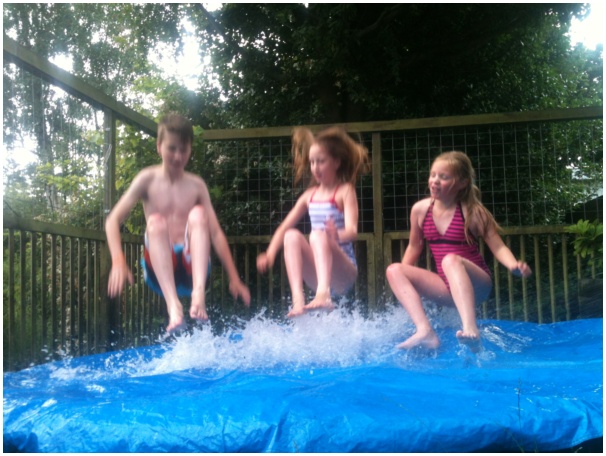 584x433 pixels (124K)