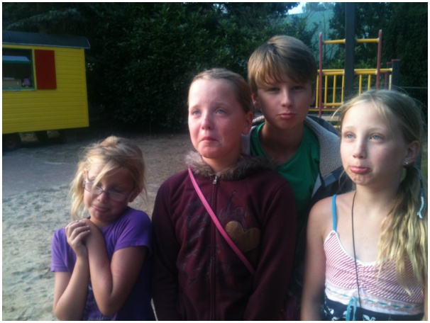 584x433 pixels (93K)