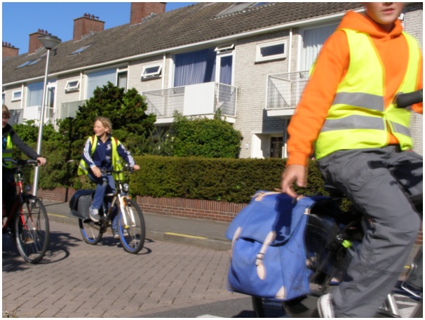 584x433 pixels (122K)