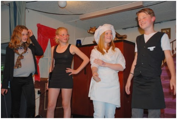 584x384 pixels (77K)