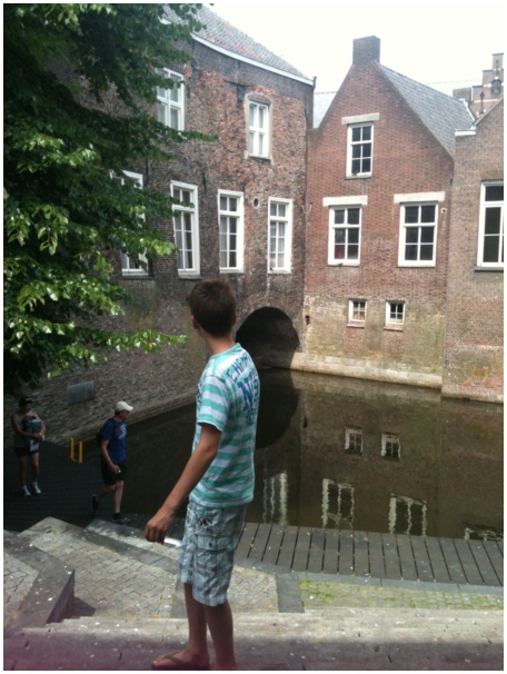 434x583 pixels (121K)