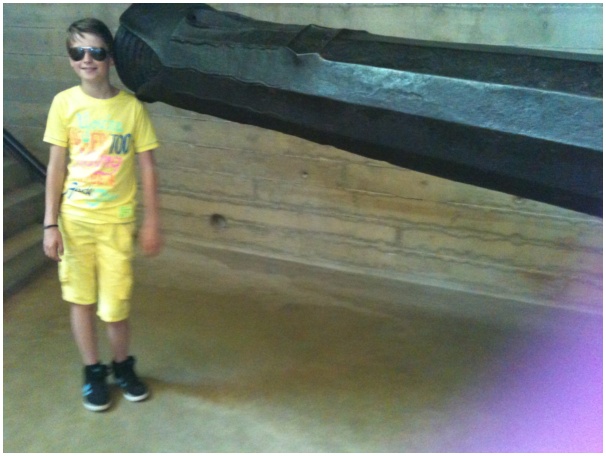 584x433 pixels (87K)