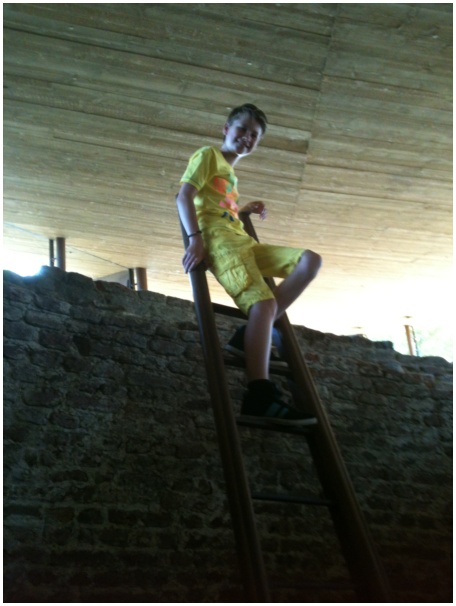 434x583 pixels (83K)