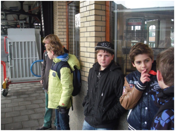 584x433 pixels (110K)