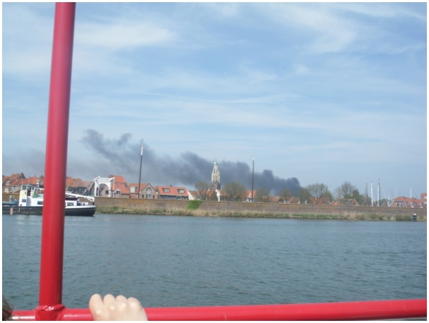 584x433 pixels (67K)