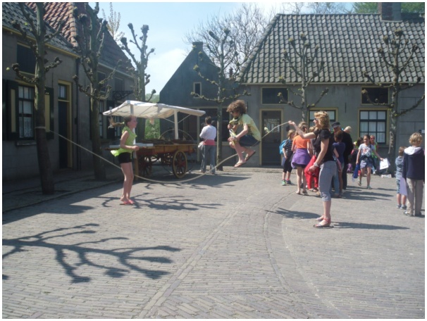 584x433 pixels (123K)