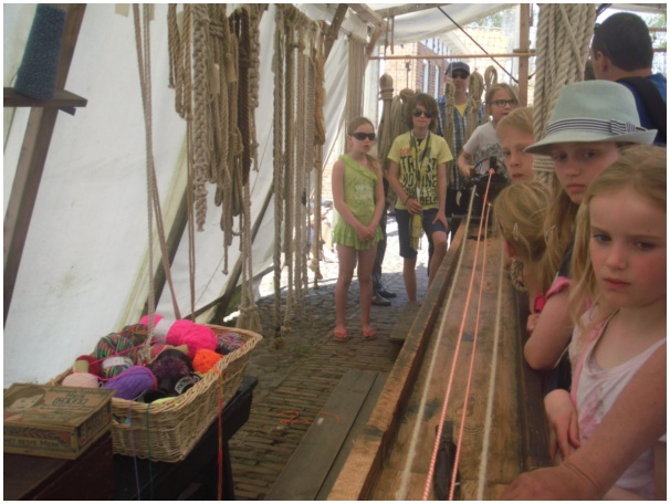 584x433 pixels (106K)