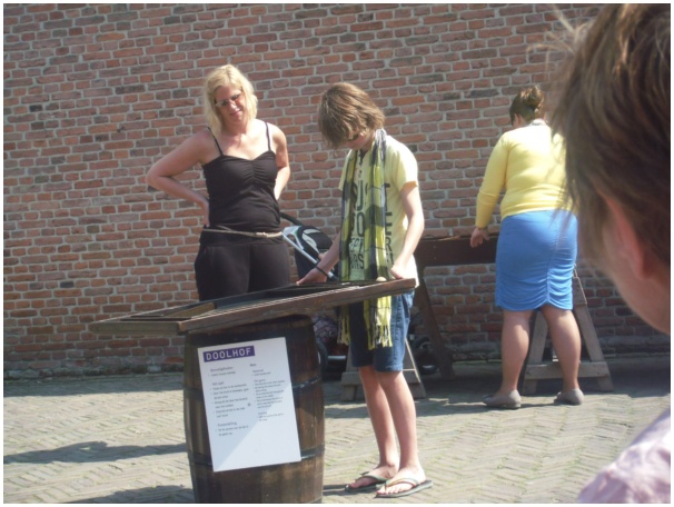 584x433 pixels (112K)