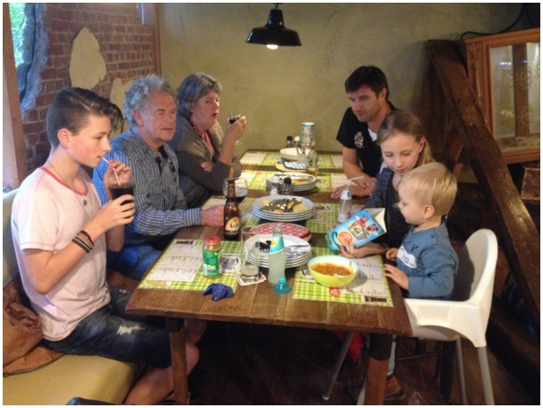 584x433 pixels (112K)