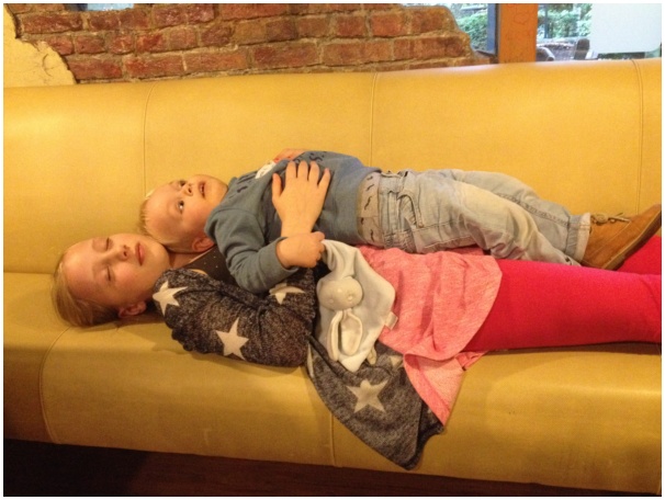 584x433 pixels (98K)