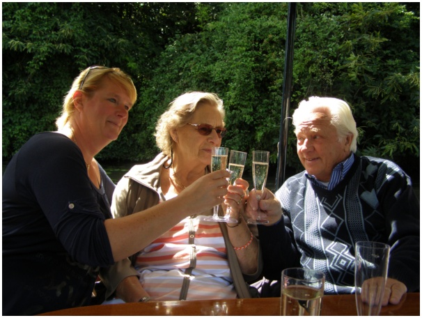 584x433 pixels (125K)