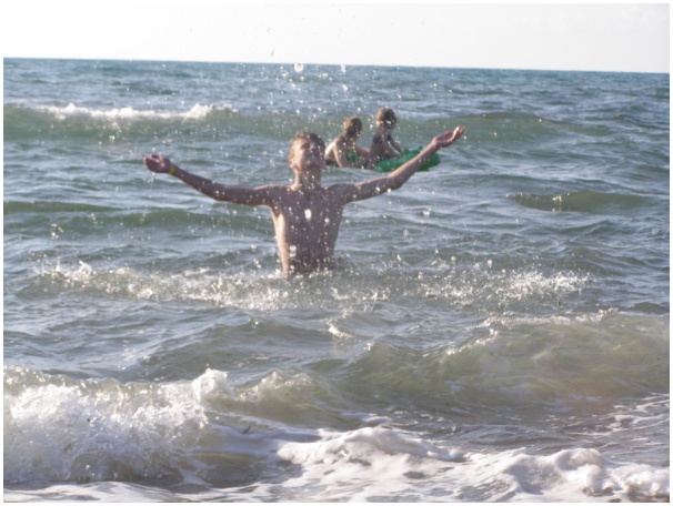 584x433 pixels (103K)