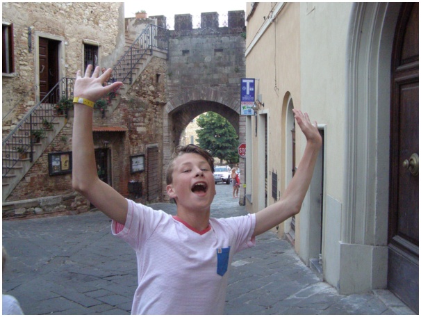 584x433 pixels (111K)