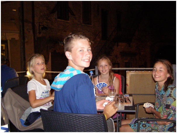 584x433 pixels (111K)