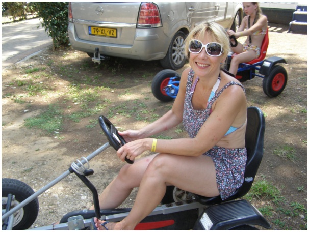 584x433 pixels (134K)