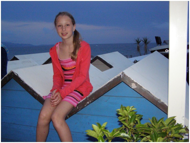 584x433 pixels (98K)