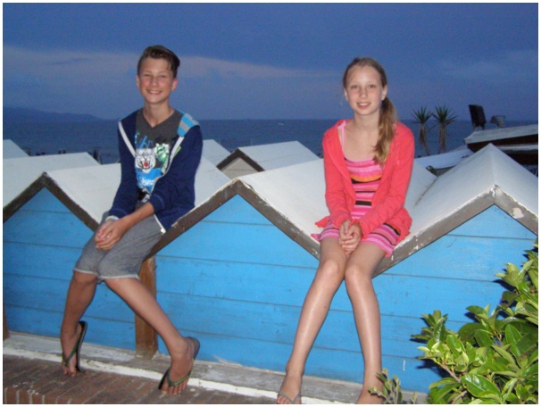 584x433 pixels (104K)