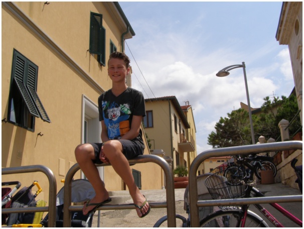 584x433 pixels (102K)