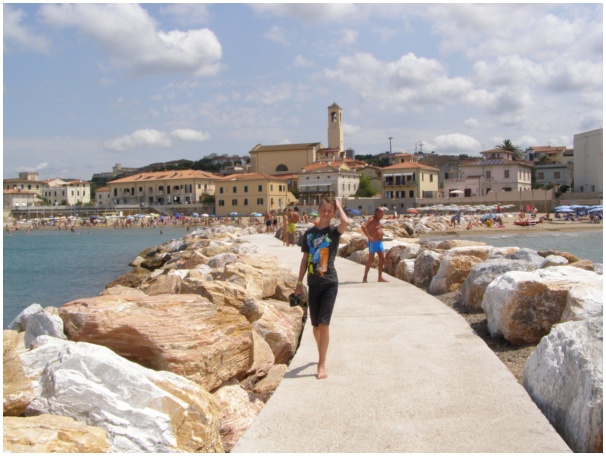 584x433 pixels (111K)