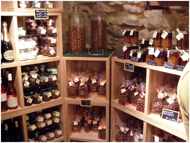 584x433 pixels (147K)