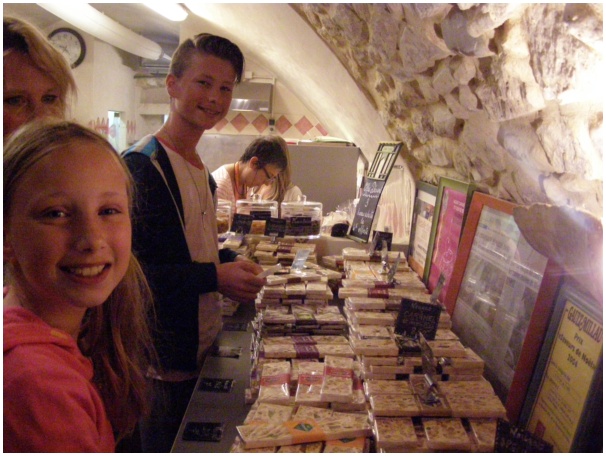 584x433 pixels (121K)