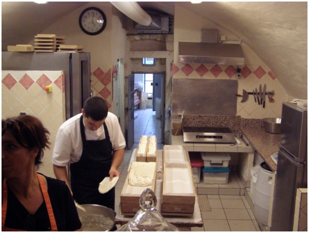 584x433 pixels (103K)