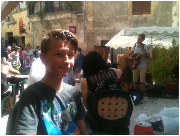 584x433 pixels (103K)