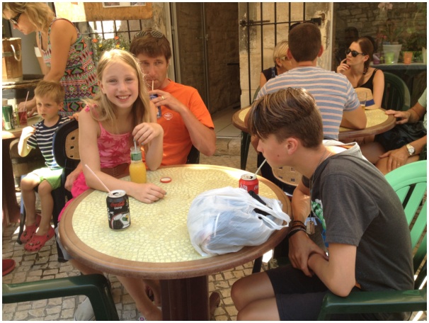 584x433 pixels (124K)