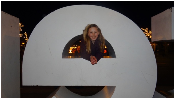 584x320 pixels (43K)