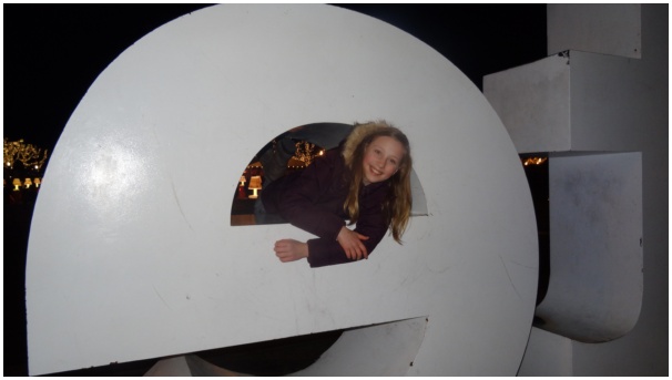 584x320 pixels (43K)