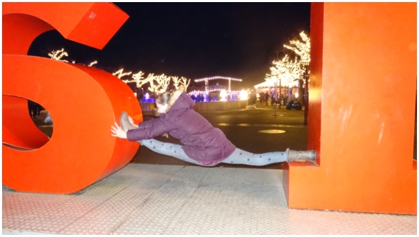 584x320 pixels (69K)