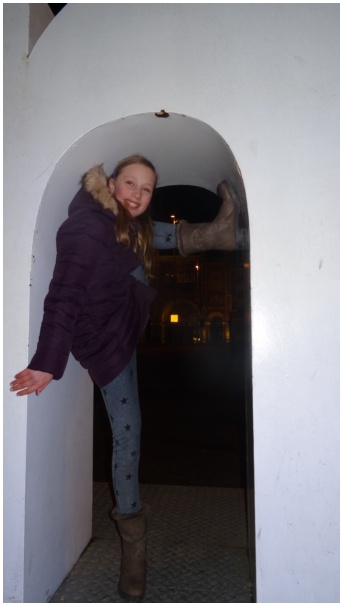 321x583 pixels (44K)